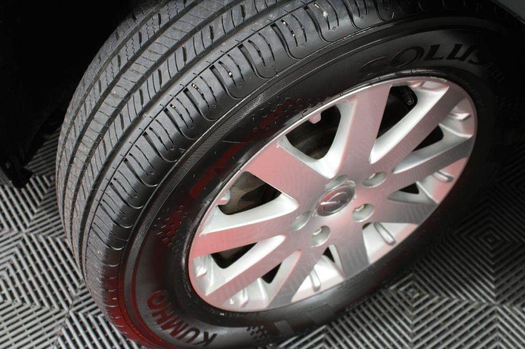 Chrysler Town and Country photo 42