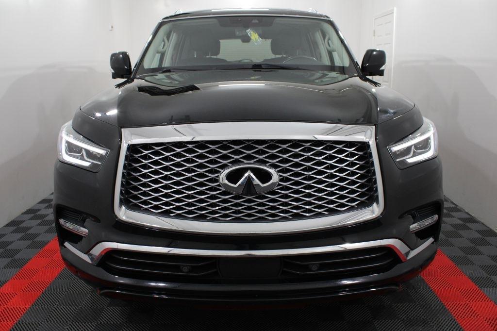 Infiniti QX80 photo 3