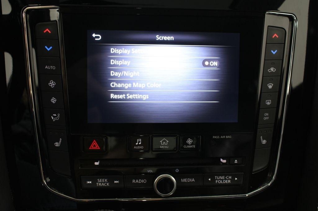 Infiniti QX80 photo 32