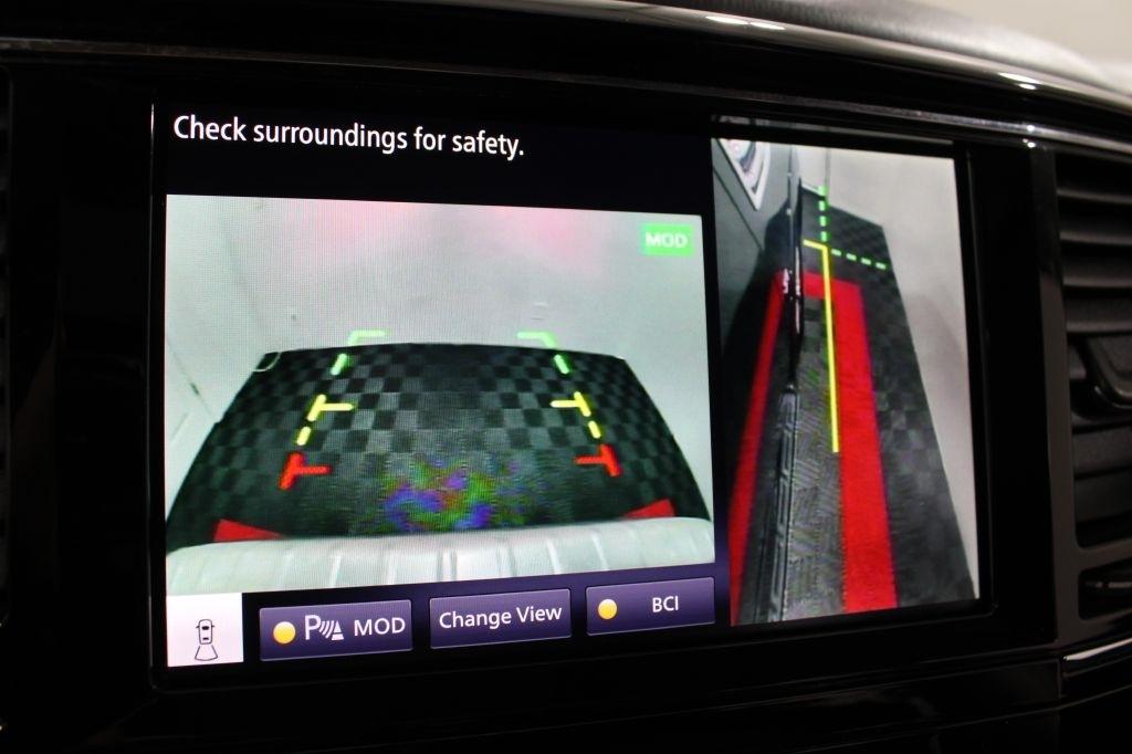 Infiniti QX80 photo 38
