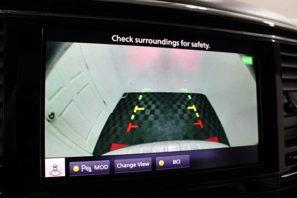 Infiniti QX80 photo 39