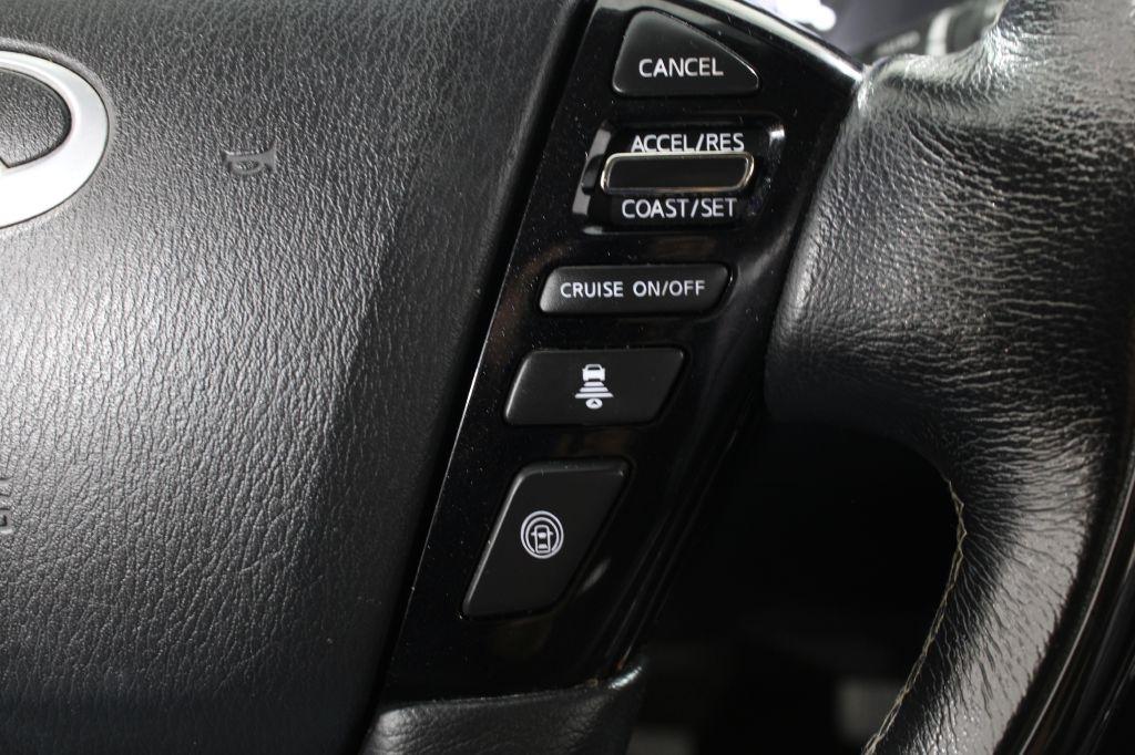 Infiniti QX80 photo 41