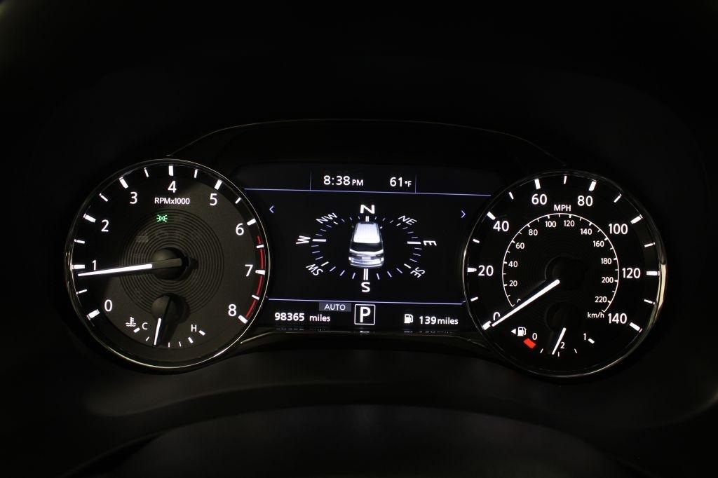 Infiniti QX80 photo 46