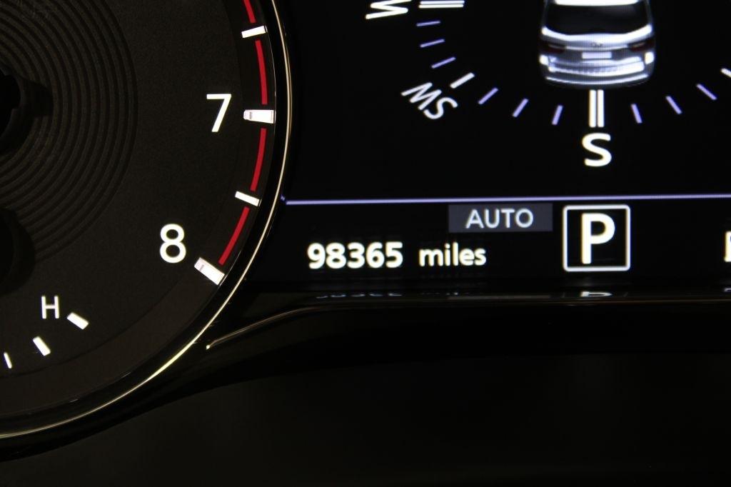Infiniti QX80 photo 47