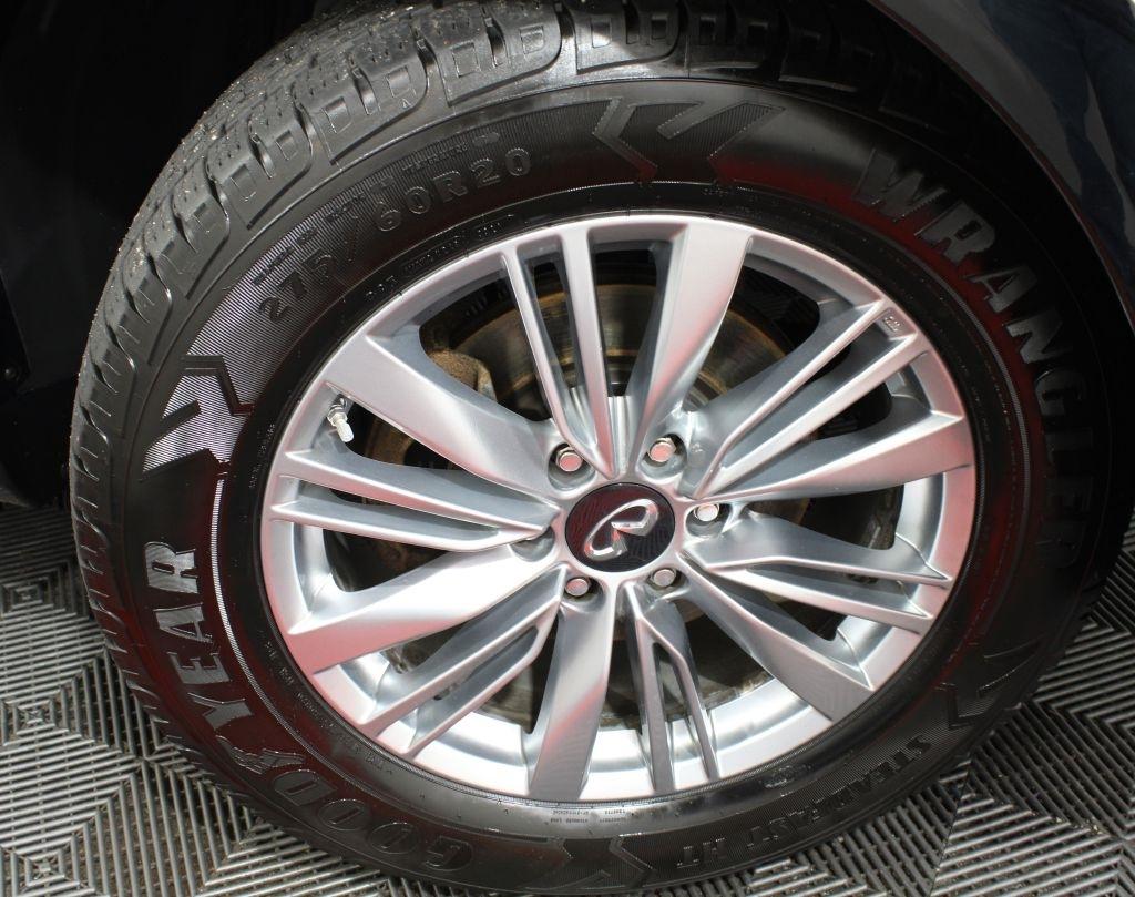 Infiniti QX80 photo 57