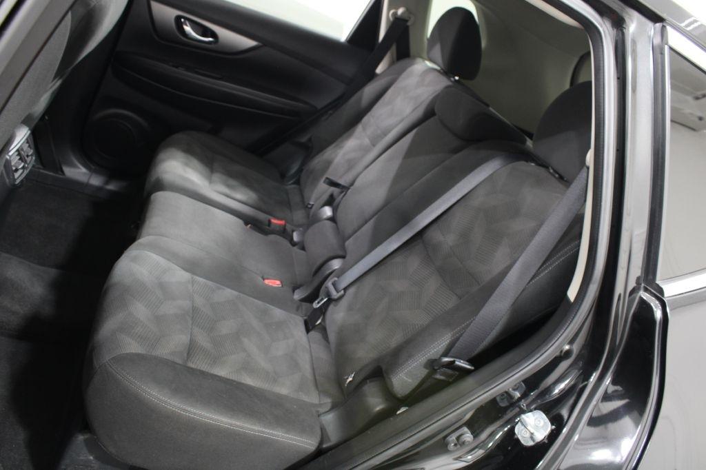 Nissan Rogue photo 15