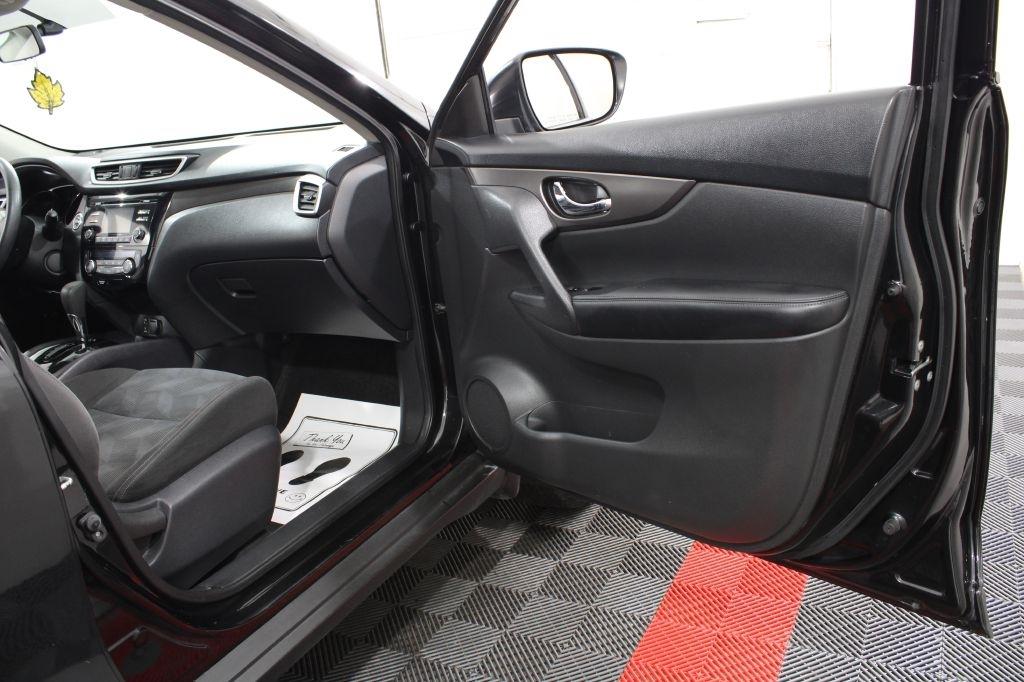 Nissan Rogue photo 19