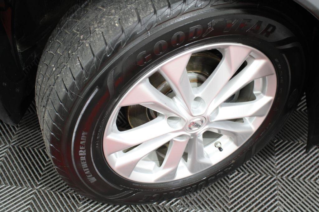 Nissan Rogue photo 33