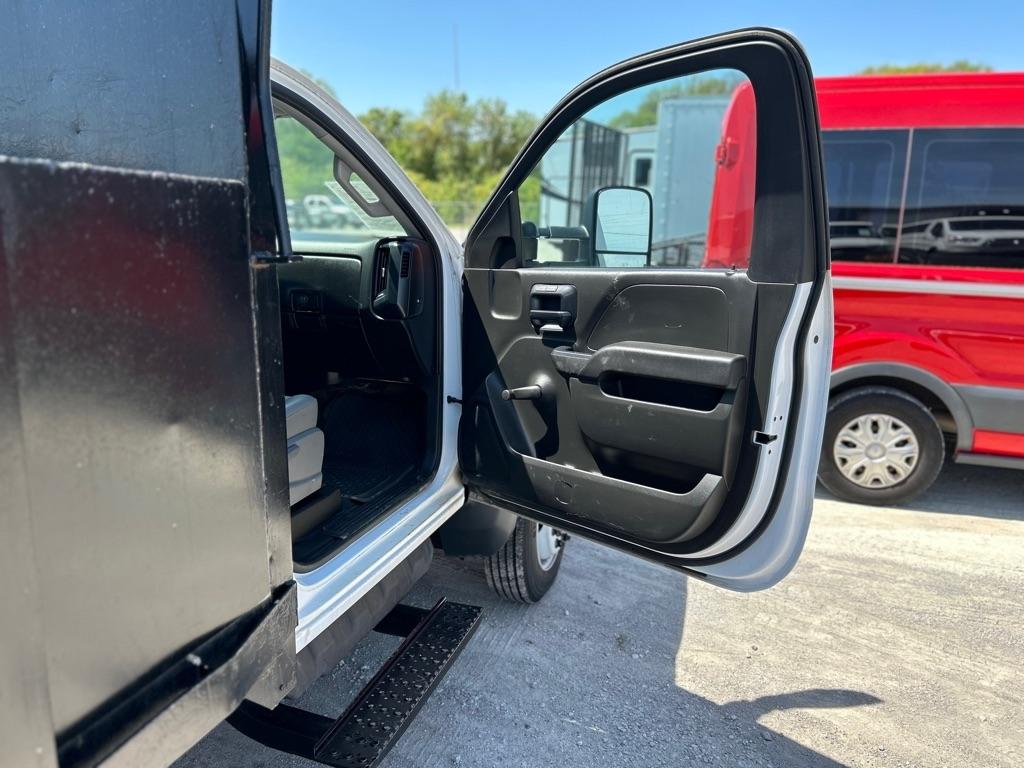 Chevrolet Silverado Medium Duty 2WD Reg Cab Work Truck 2019