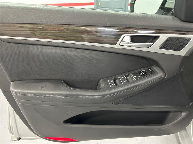 Hyundai Genesis 3.8L 2016 Hyundai Genesis 3.8L 2016