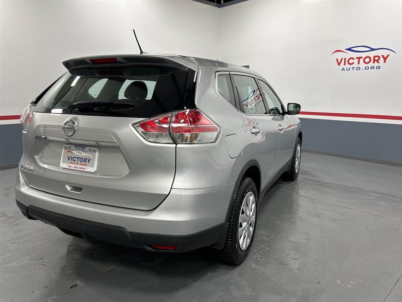 2015 Nissan Rogue S photo 3