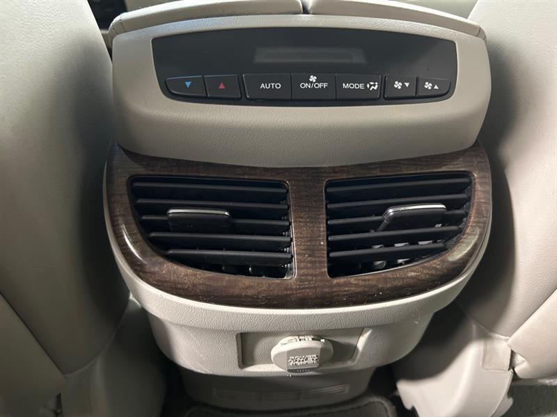 Acura MDX 6-Spd AT w/Tech Package 2012