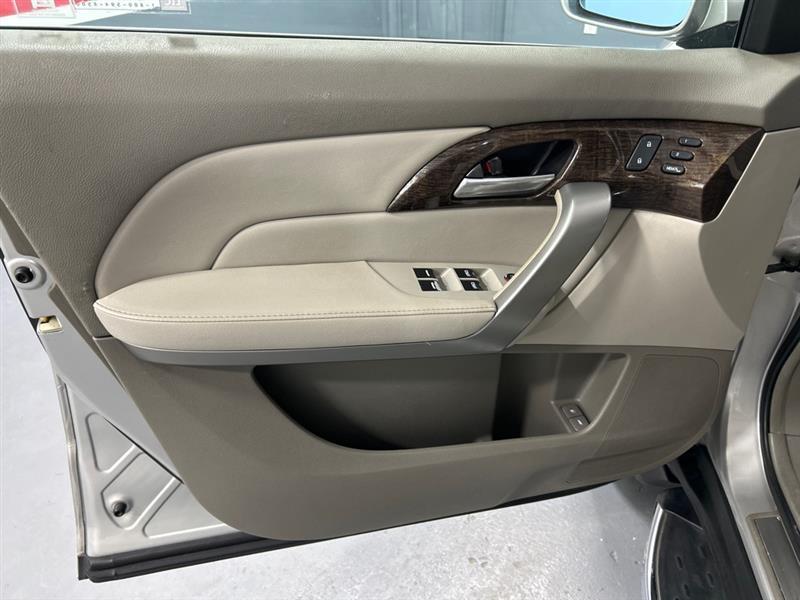 Acura MDX 6-Spd AT w/Tech Package 2012