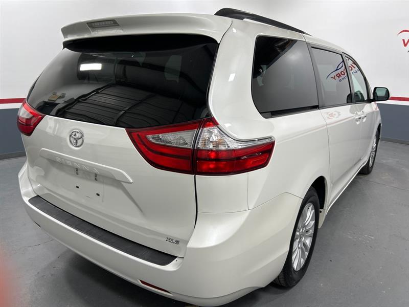 Toyota Sienna XLE FWD 8-Passenger V6 2015