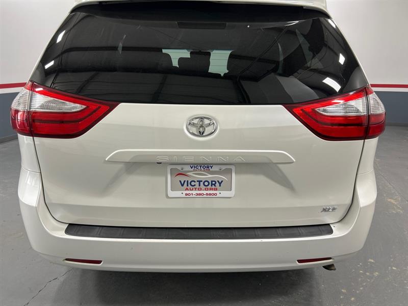 Toyota Sienna XLE FWD 8-Passenger V6 2015