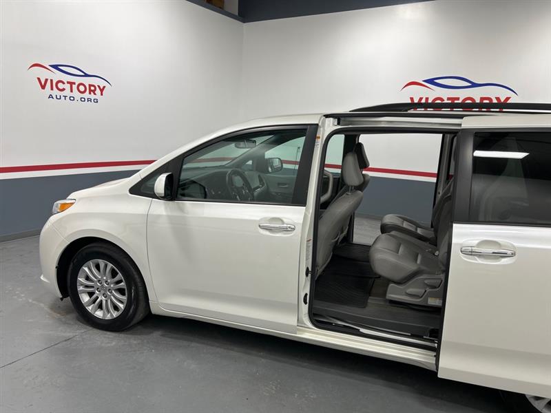 Toyota Sienna XLE FWD 8-Passenger V6 2015