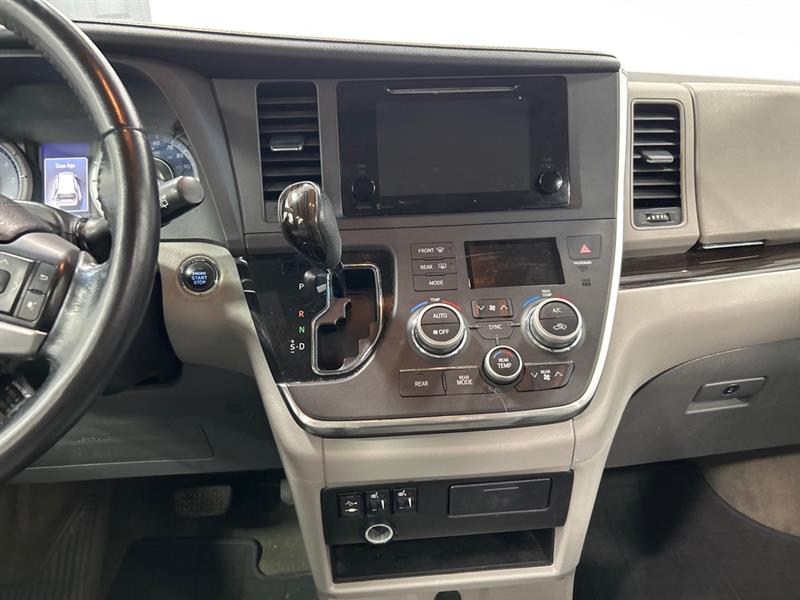 Toyota Sienna XLE FWD 8-Passenger V6 2015