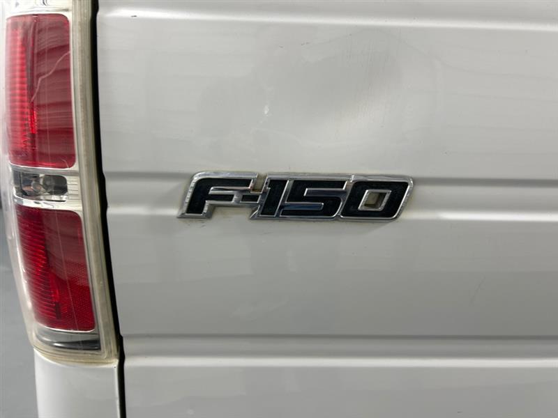 Ford F-150 XL 8-ft. Bed 2WD 2011