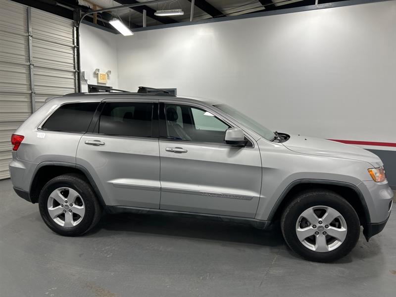 Jeep Grand Cherokee Laredo 4WD 2011