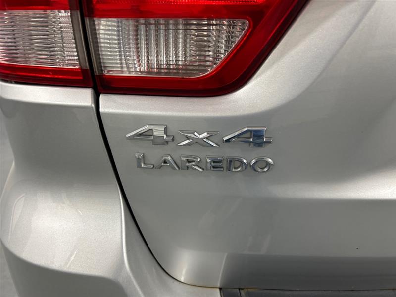 Jeep Grand Cherokee Laredo 4WD 2011