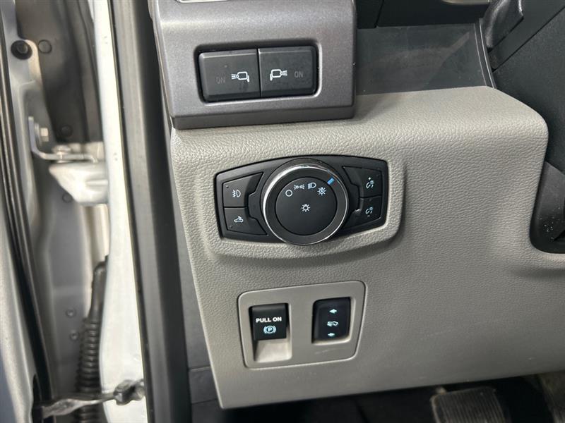 Ford F-150 XL SuperCrew 5.5-ft. Bed 4WD 2015