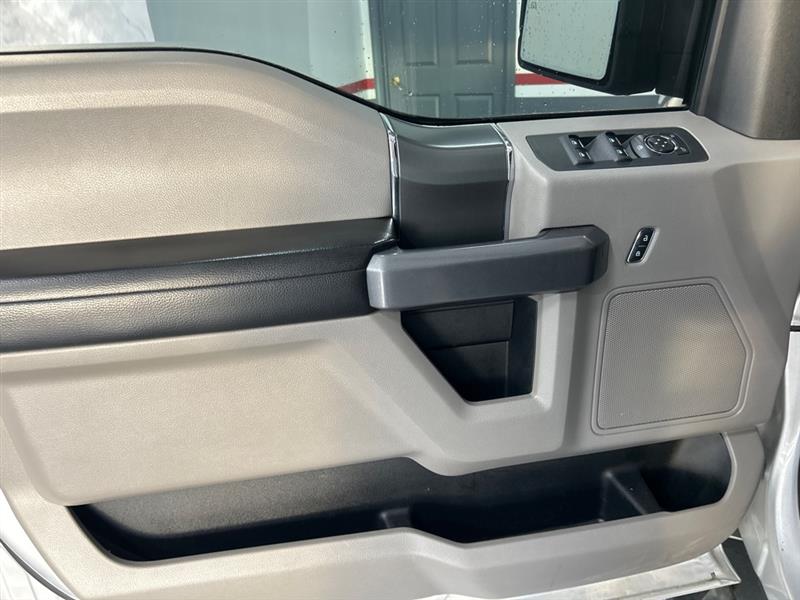 Ford F-150 XL SuperCrew 5.5-ft. Bed 4WD 2015