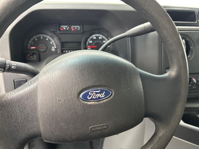 Ford Econoline E-350 Super Duty 2014