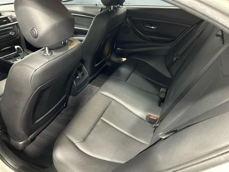 BMW 3-Series 320i xDrive 2015