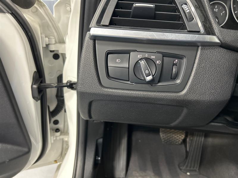 BMW 3-Series 320i xDrive 2015