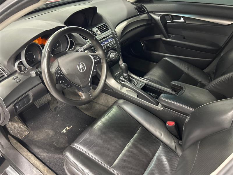 Acura TL 6-Speed AT with Tech Package and 18-In. WP 2013