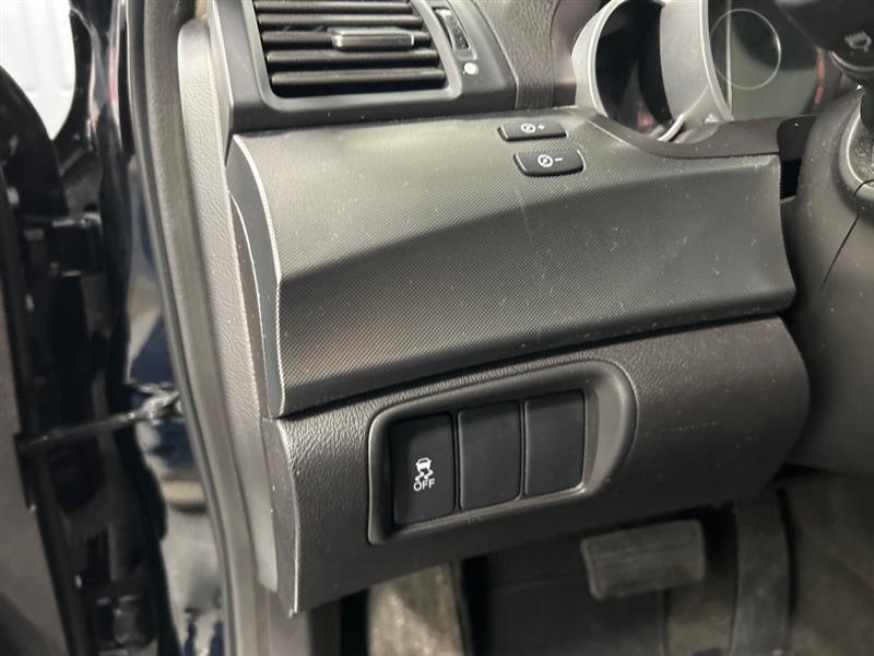 Acura TL 6-Speed AT with Tech Package and 18-In. WP 2013