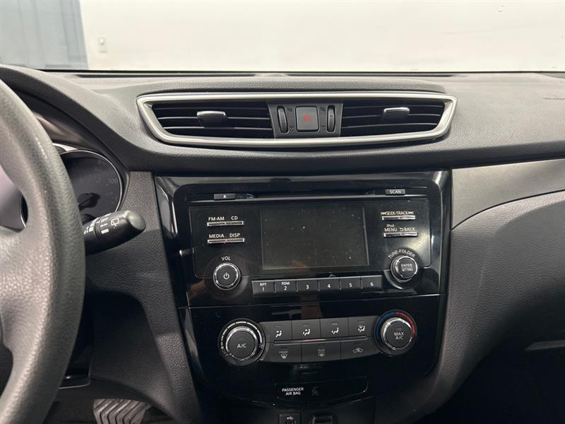 Nissan Rogue S 2WD 2014