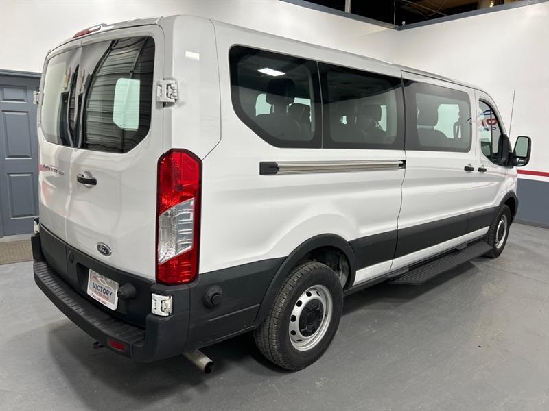 Ford Transit 350 Wagon Low Roof XL w/Sliding Pass. 148-in. WB 2020