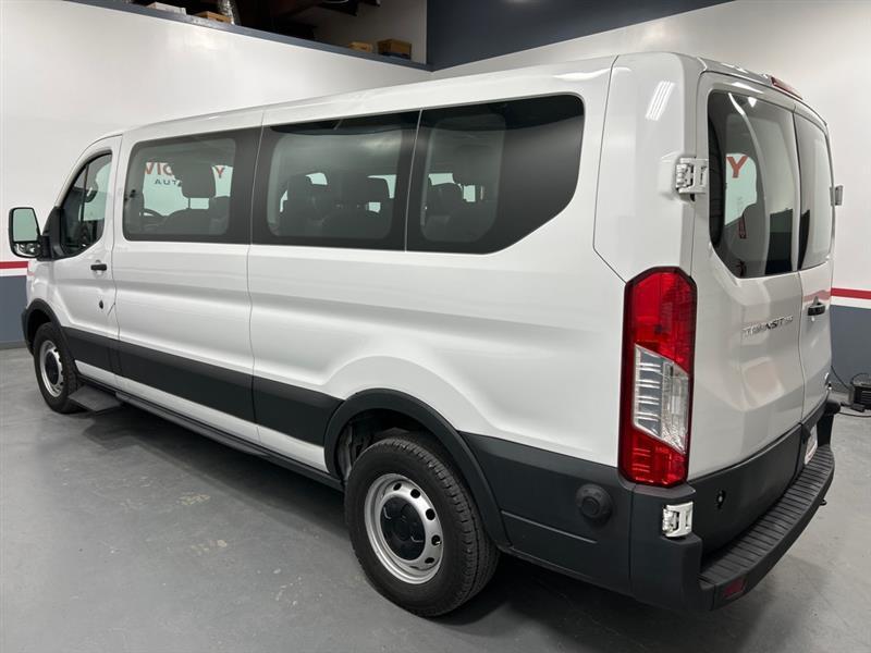 Ford Transit 350 Wagon Low Roof XL w/Sliding Pass. 148-in. WB 2020