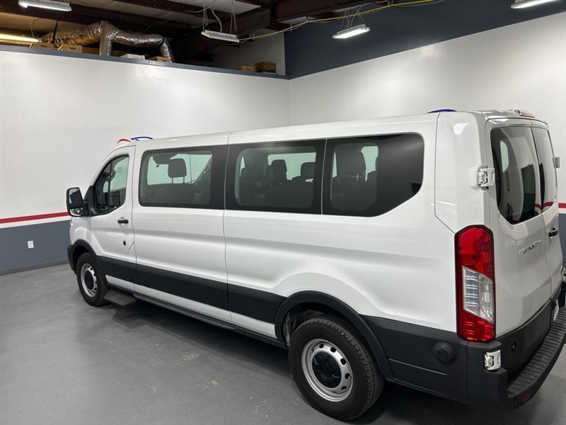 Ford Transit 350 Wagon Low Roof XL w/Sliding Pass. 148-in. WB 2020