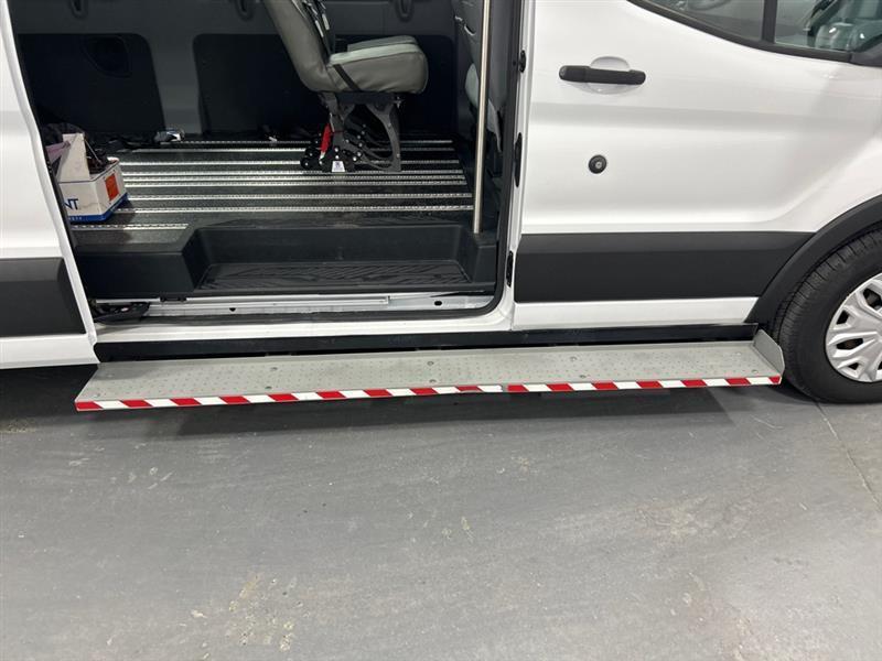 Ford Transit 350 Wagon Med. Roof XL w/Sliding Pass. 148-in. WB 2019