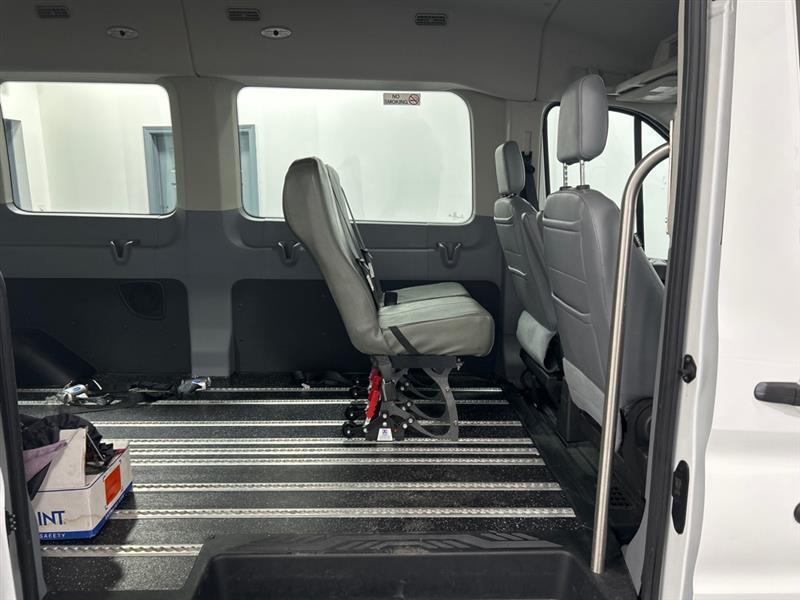 Ford Transit 350 Wagon Med. Roof XL w/Sliding Pass. 148-in. WB 2019