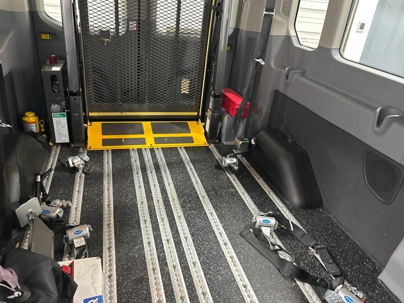 Ford Transit 350 Wagon Med. Roof XL w/Sliding Pass. 148-in. WB 2019