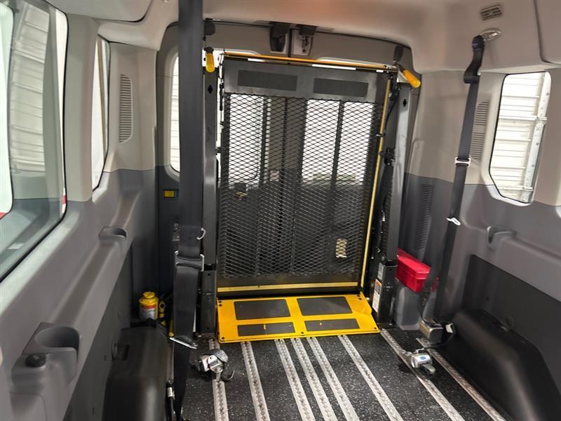 Ford Transit 350 Wagon Med. Roof XL w/Sliding Pass. 148-in. WB 2019