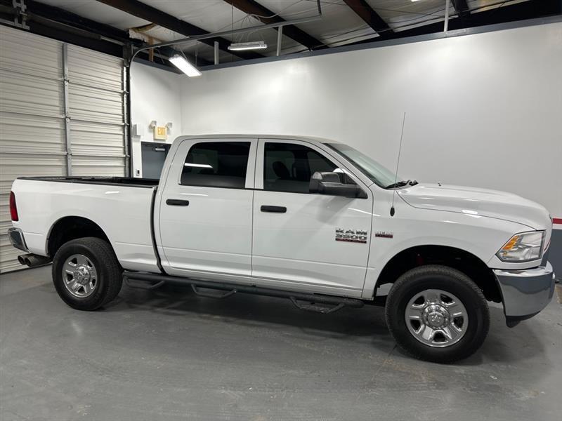 RAM 3500 Tradesman Crew Cab 4WD 2017