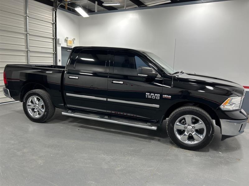 RAM 1500 SLT Crew Cab SWB 2WD 2015