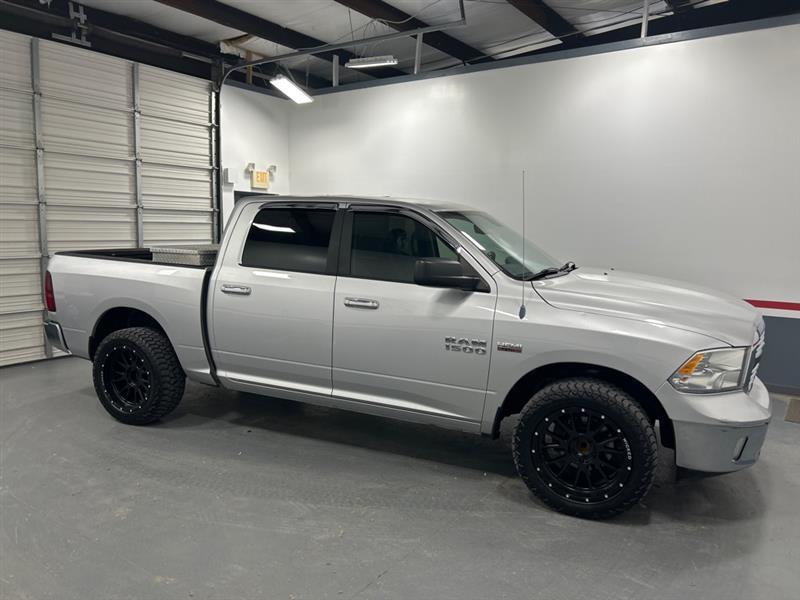 RAM 1500 SLT Crew Cab SWB 2WD 2013