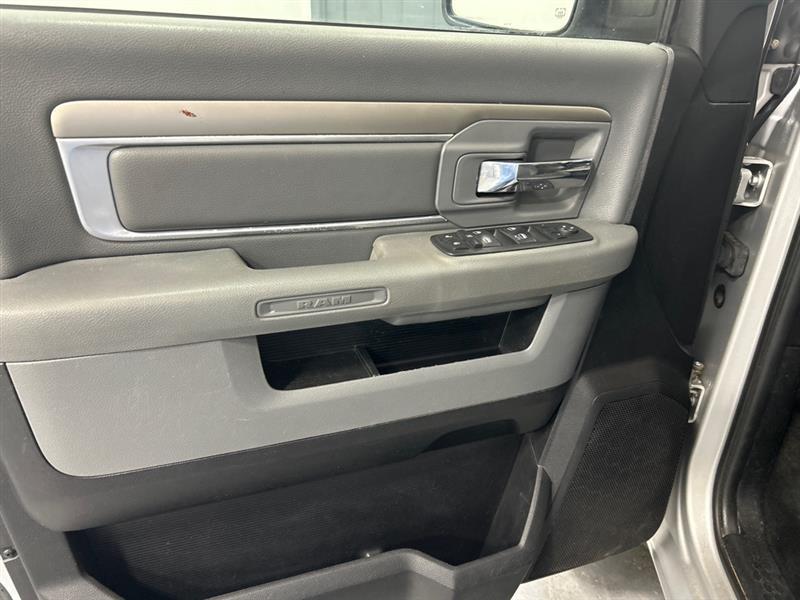 RAM 1500 SLT Crew Cab SWB 2WD 2013