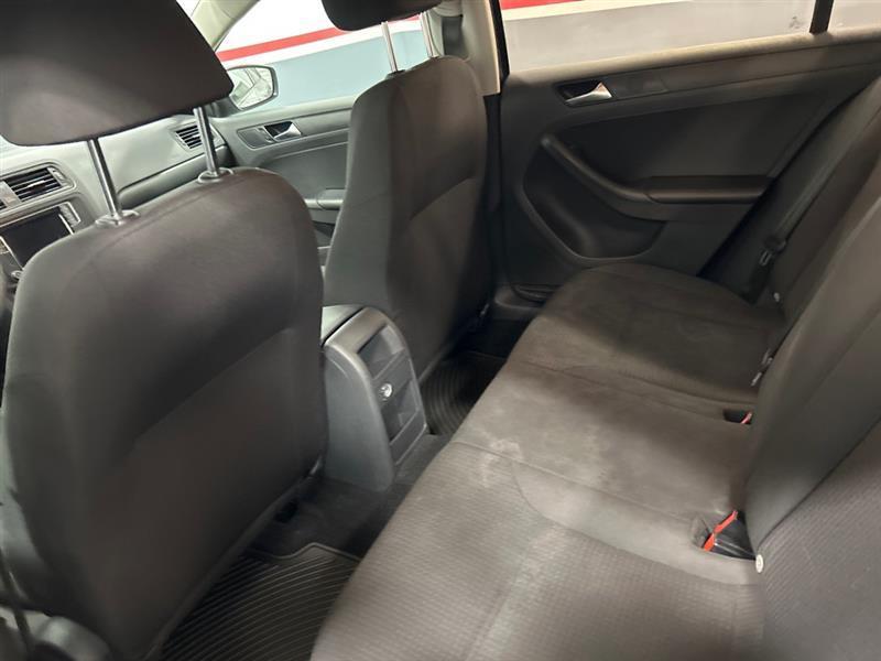 Volkswagen Jetta 1.4T S 6A 2016