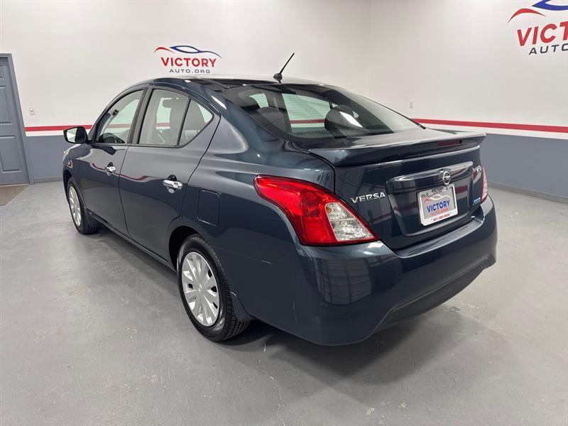 Nissan Versa 1.6 S 5M 2016