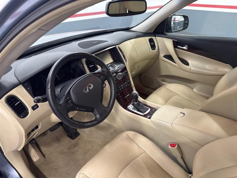 Infiniti QX50 Base RWD 2017