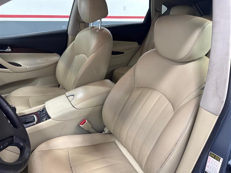 Infiniti QX50 Base RWD 2017