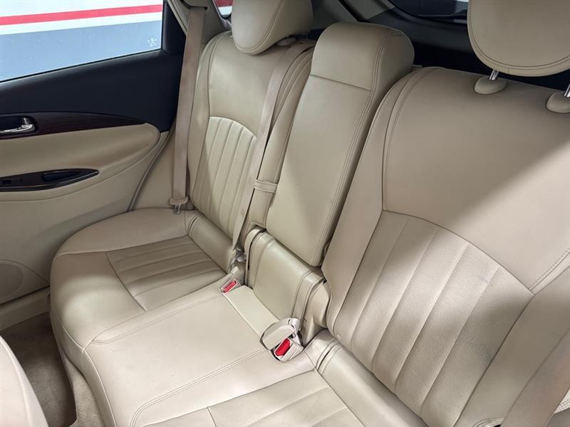 Infiniti QX50 Base RWD 2017