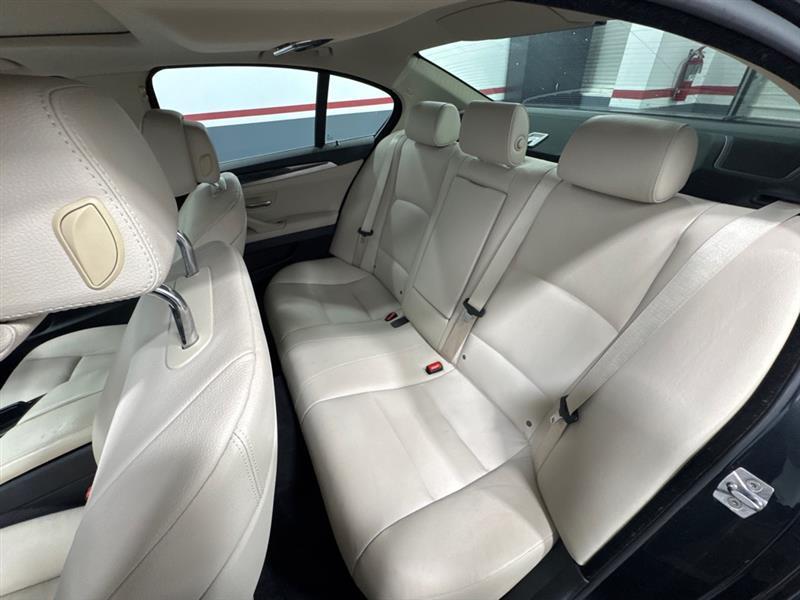 BMW 5-Series 535i 2012