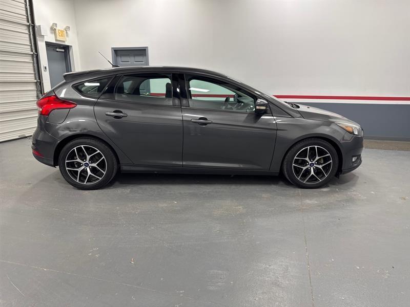 Ford Focus SEL Hatch 2017